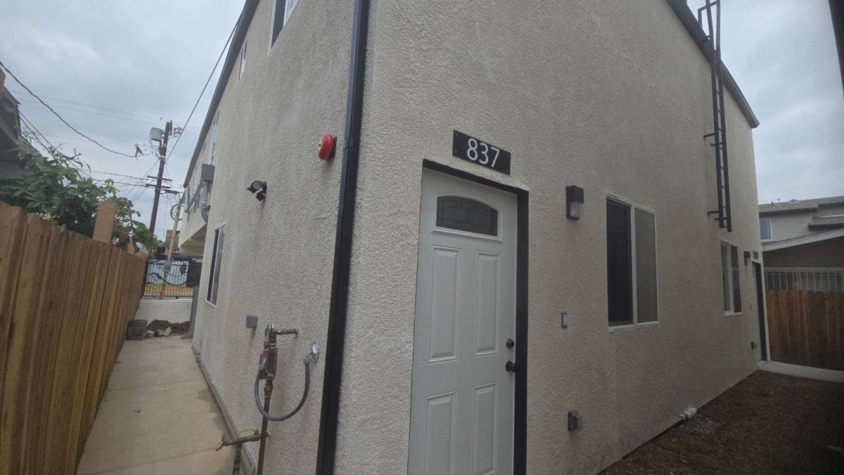Apartment for rent at 835 E 33rd St, Los Angeles, CA 90011
