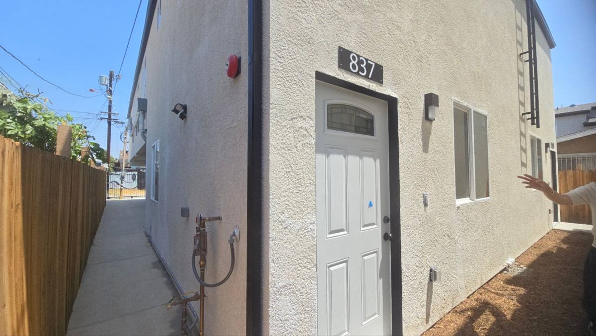 Apartment for rent at 835 E 33rd St, Los Angeles, CA 90011