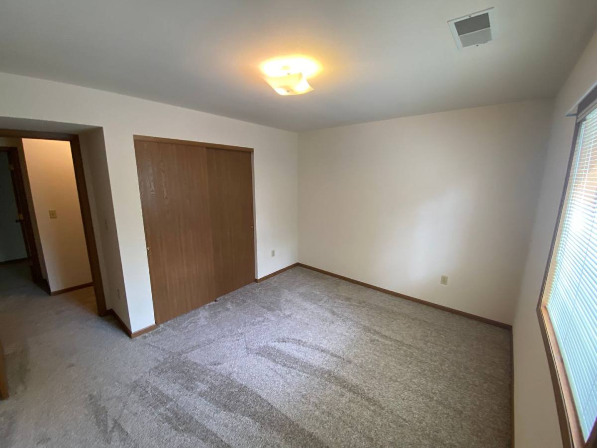 Apartment for rent at 1022, 1024, 1028 Riverbend Dr, Hartford, WI 53027