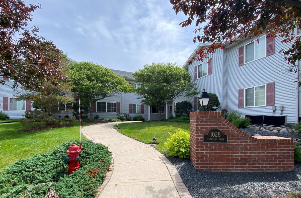 Apartment for rent at 1022, 1024, 1028 Riverbend Dr, Hartford, WI 53027
