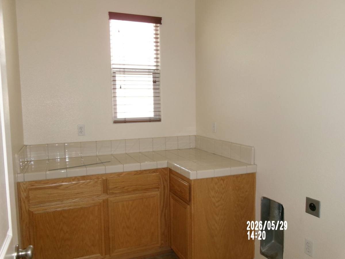 House for rent at 8728 High Ridge Dr, Bakersfield, CA 93313