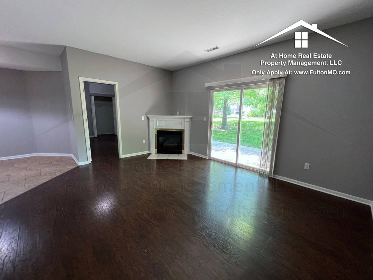 Townhouse for rent at 997 Boulder Court, Fulton, MO 65251