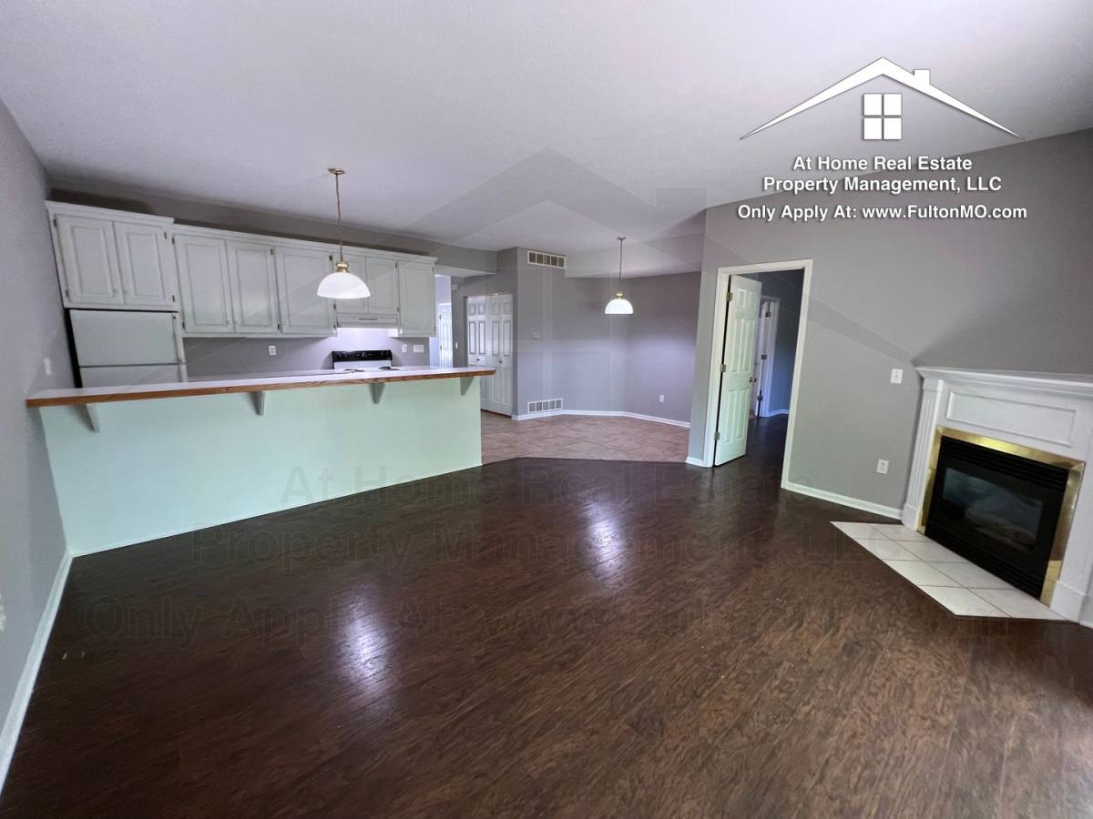 Townhouse for rent at 997 Boulder Court, Fulton, MO 65251