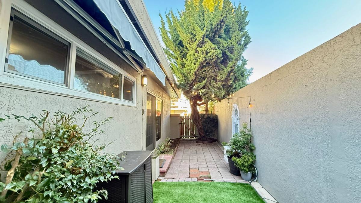 Townhouse for rent at 330 Vernon, Oakland, CA 94610