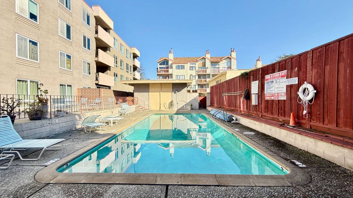 Townhouse for rent at 330 Vernon, Oakland, CA 94610