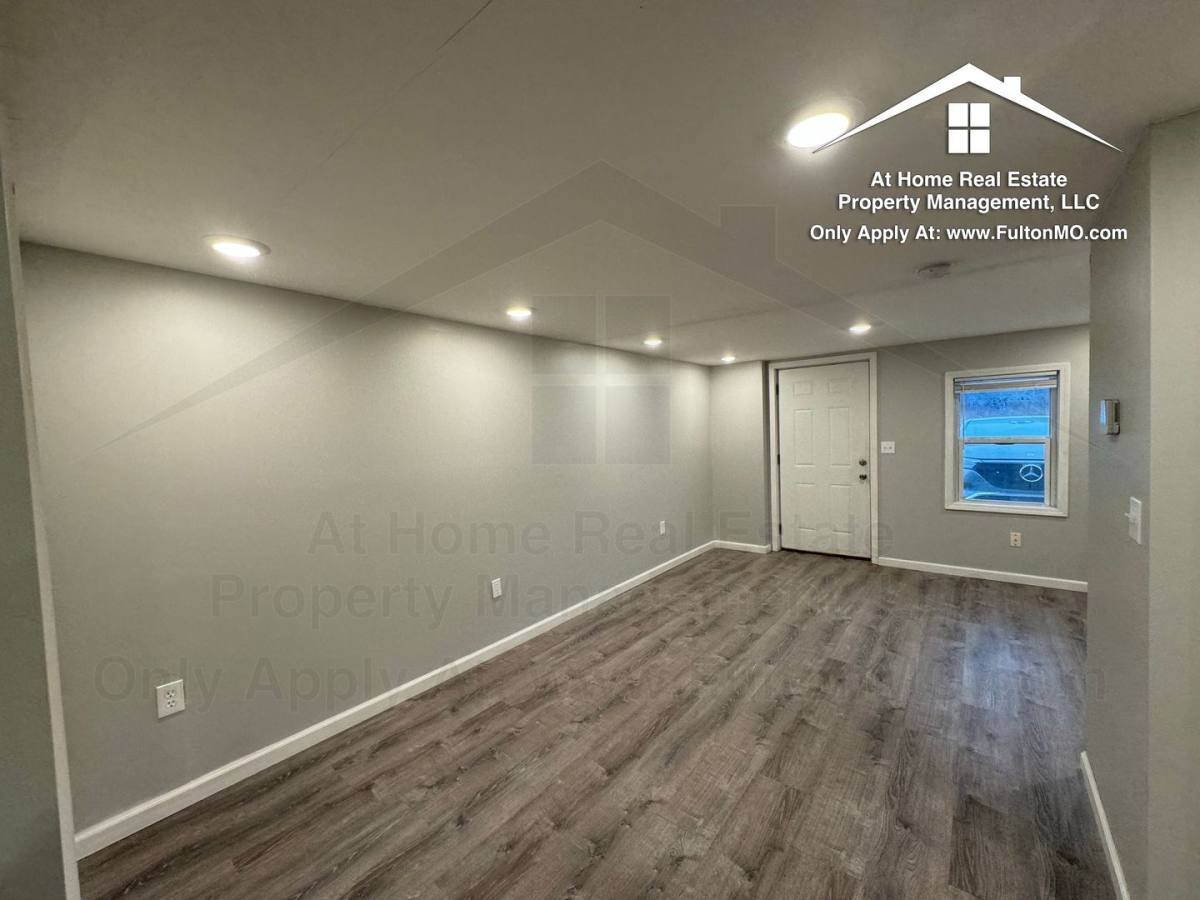 Apartment for rent at 103 E 3rd St, Fulton, MO 65251