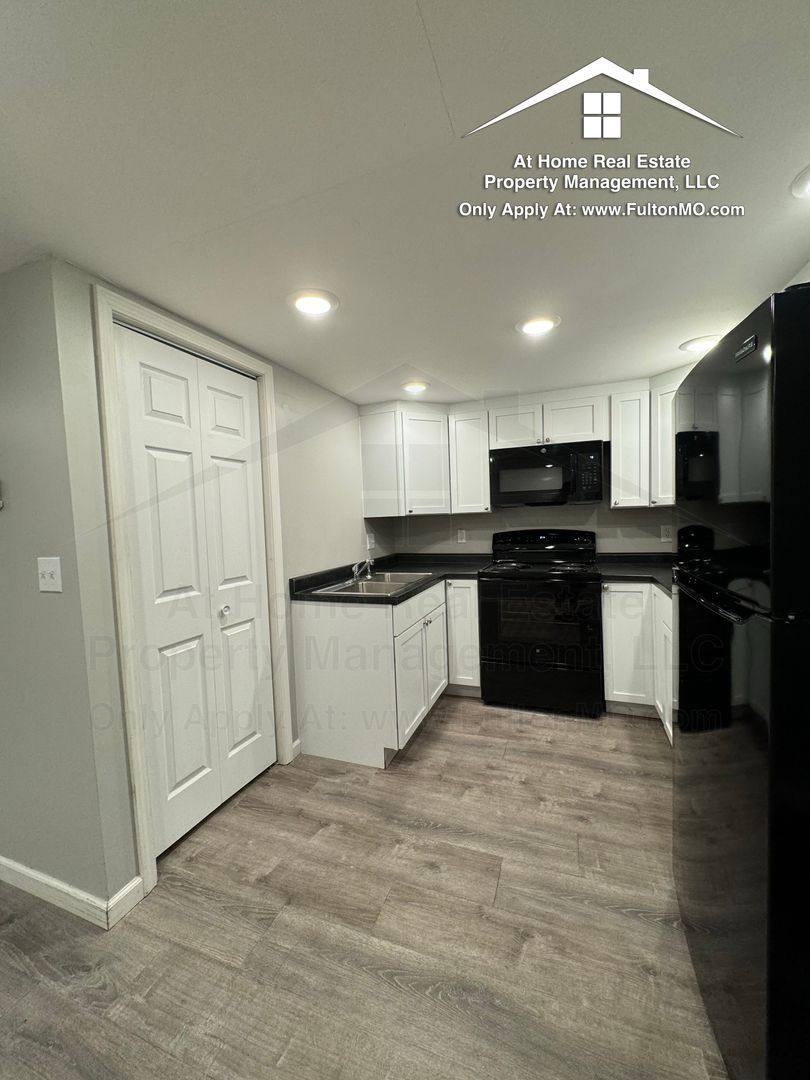 Apartment for rent at 103 E 3rd St, Fulton, MO 65251