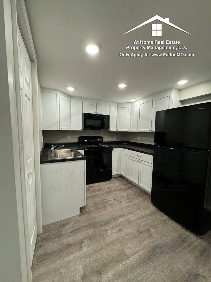 Apartment for rent at 103 E 3rd St, Fulton, MO 65251
