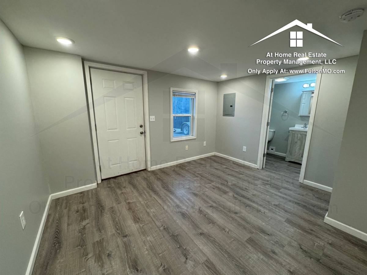 Apartment for rent at 103 E 3rd St, Fulton, MO 65251