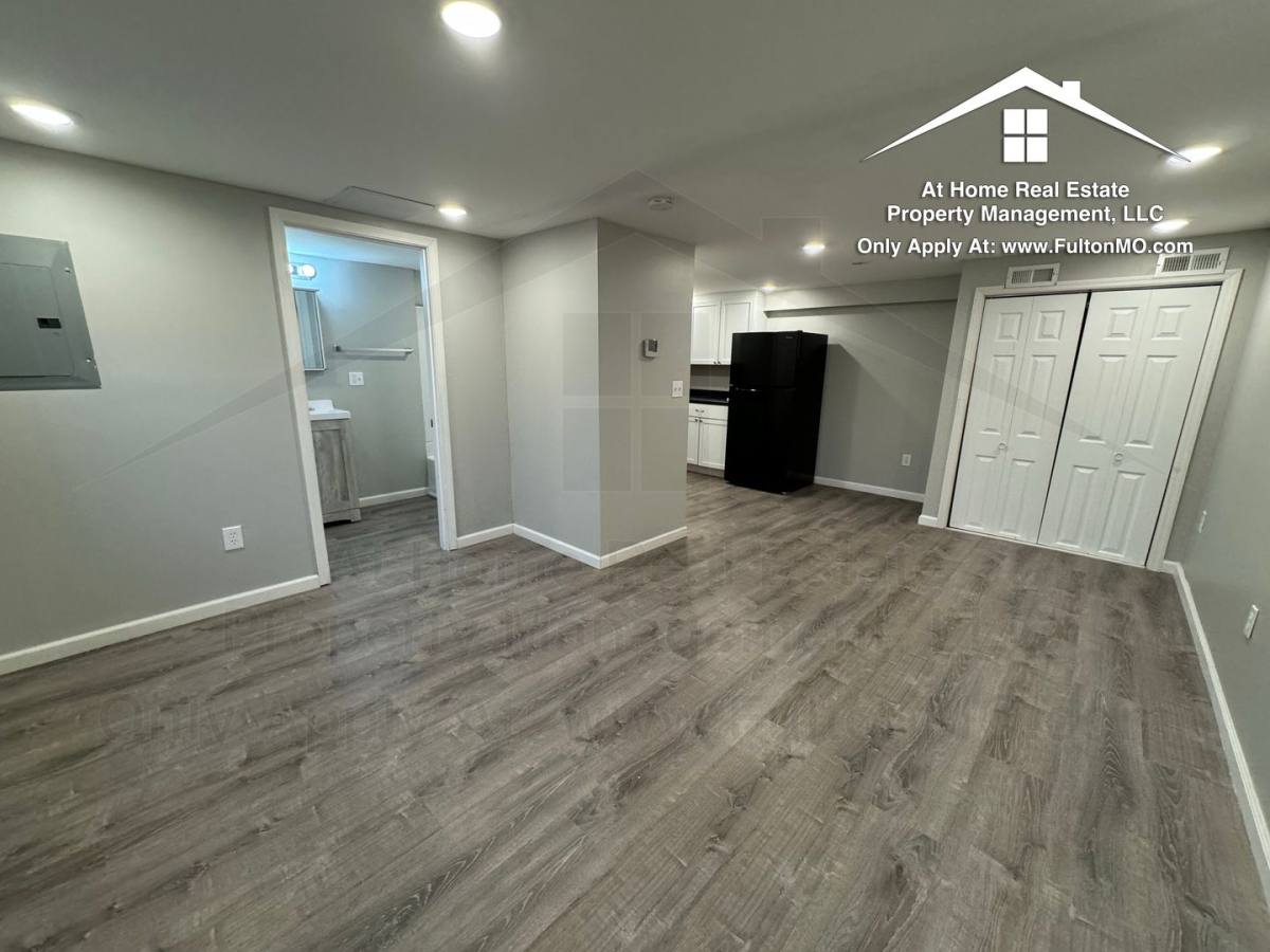 Apartment for rent at 103 E 3rd St, Fulton, MO 65251