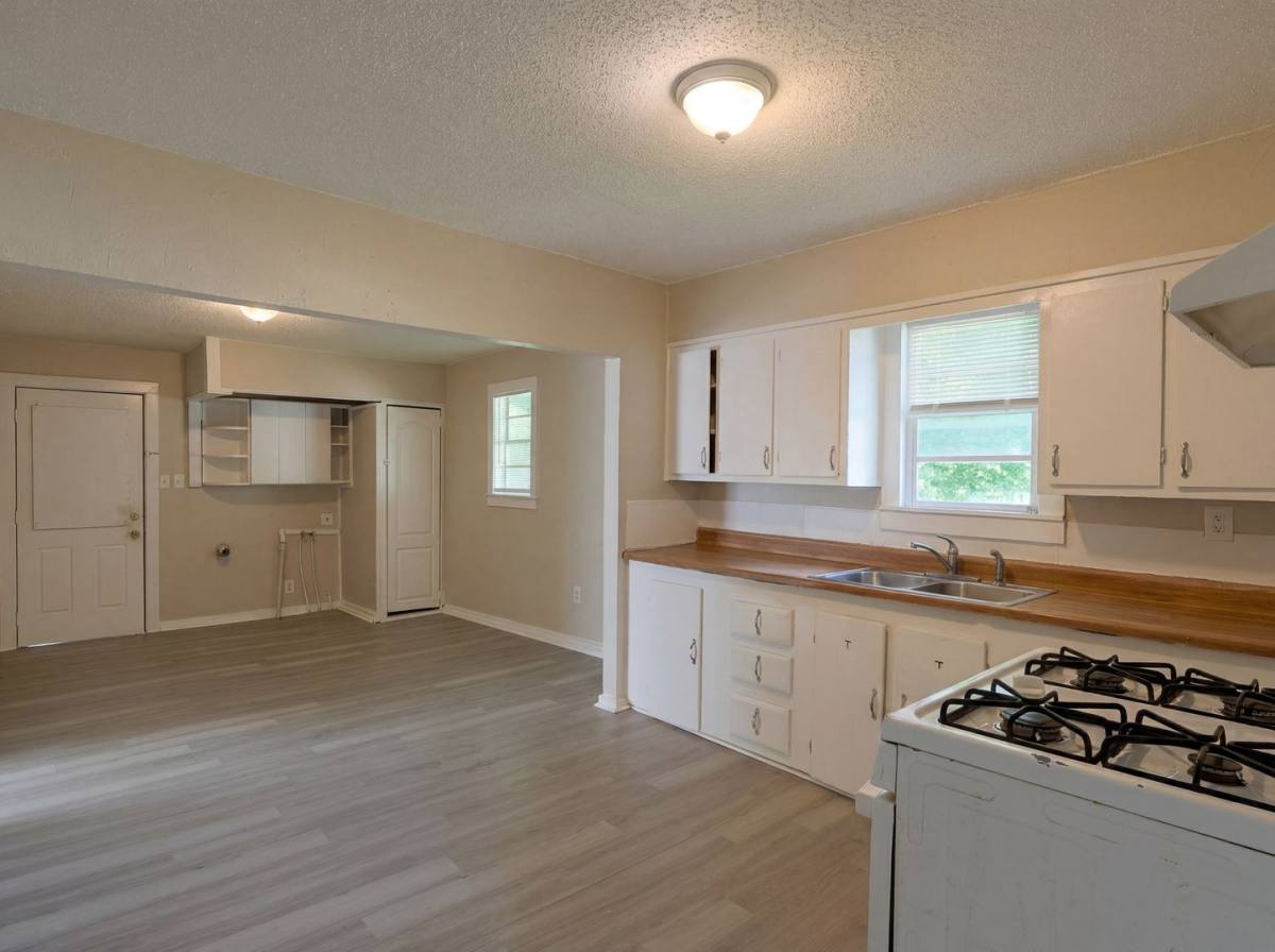 House for rent at 413 Montgomery, Bossier City, LA 71111