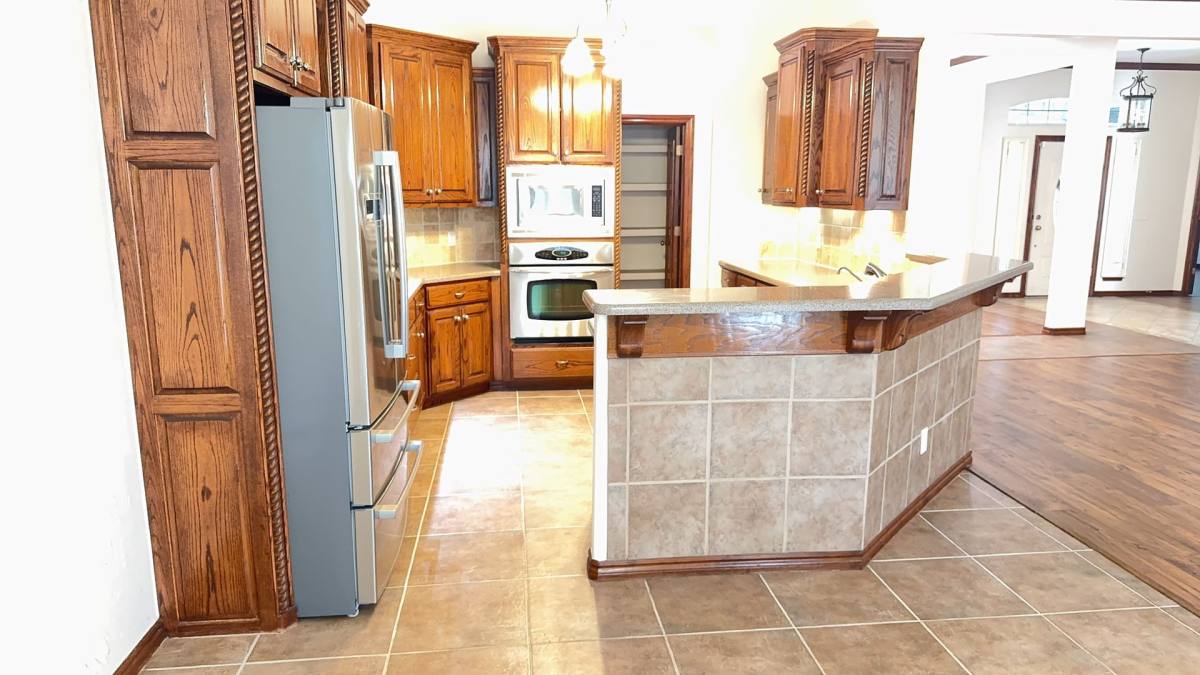 House for rent at 9200 Stacy Lynn Lane, Yukon, OK 73099