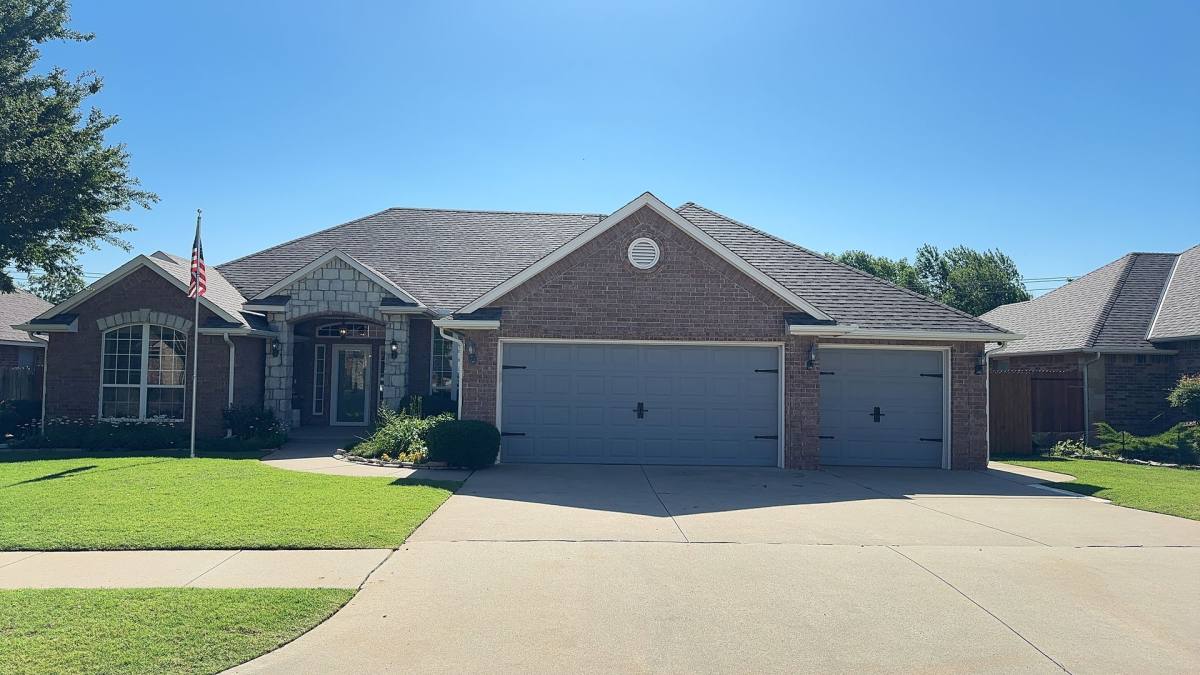 House for rent at 9200 Stacy Lynn Lane, Yukon, OK 73099