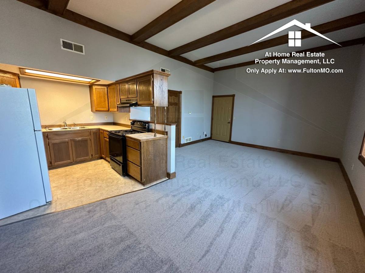 Apartment for rent at 103 E 10th St #13, Fulton, MO 65251