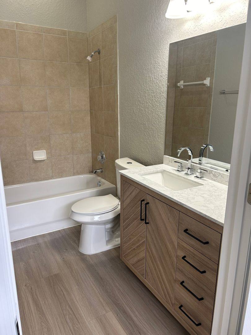 Apartment for rent at 4887 New Broad St, Orlando, FL 32814