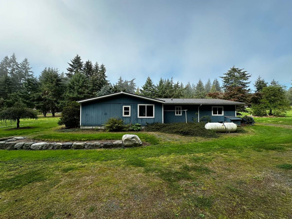 House for rent at 4204 Sharpe Rd, Anacortes, WA 98221