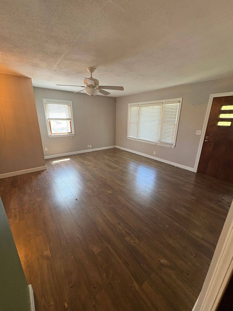 House for rent at 1139 Oregon St, Waterloo, IA 50701
