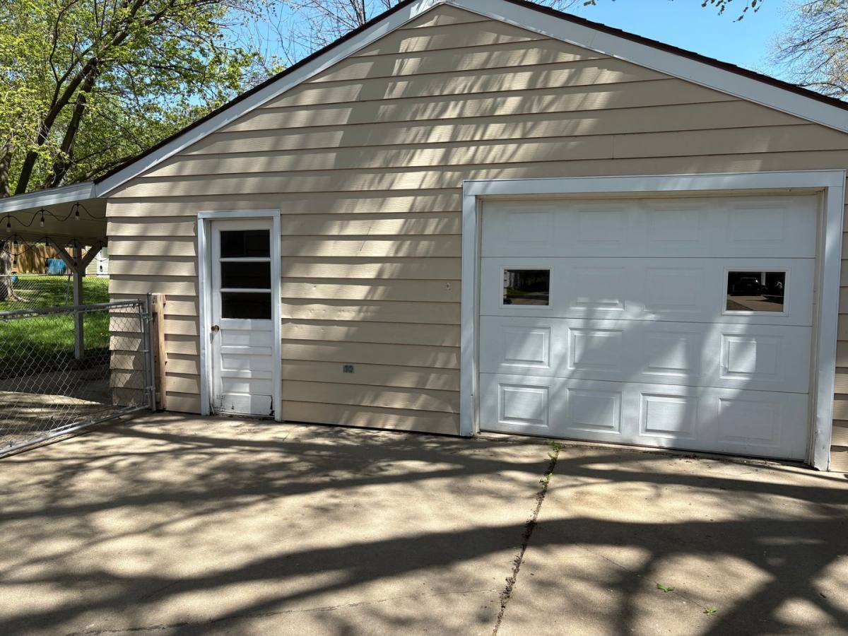 House for rent at 1139 Oregon St, Waterloo, IA 50701
