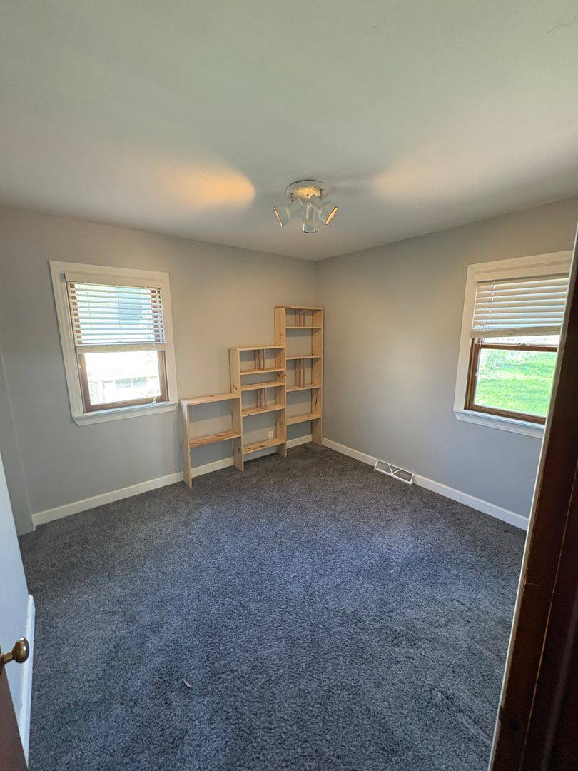 House for rent at 1139 Oregon St, Waterloo, IA 50701