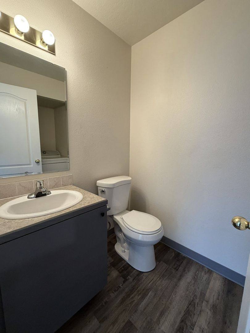 Apartment for rent at 141 N Midland Blvd, Nampa, ID 83651