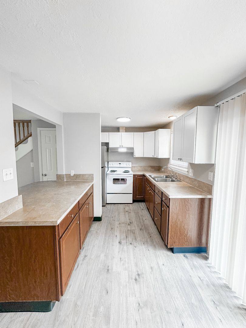Apartment for rent at 4142-4166 State St, Salem, OR 97301