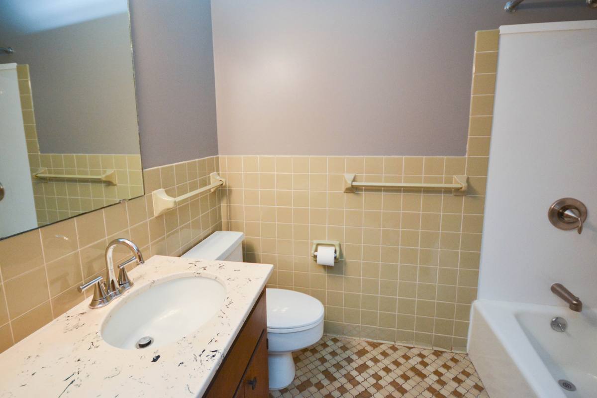Apartment for rent at 1725 40th St NW, Rochester, MN 55901