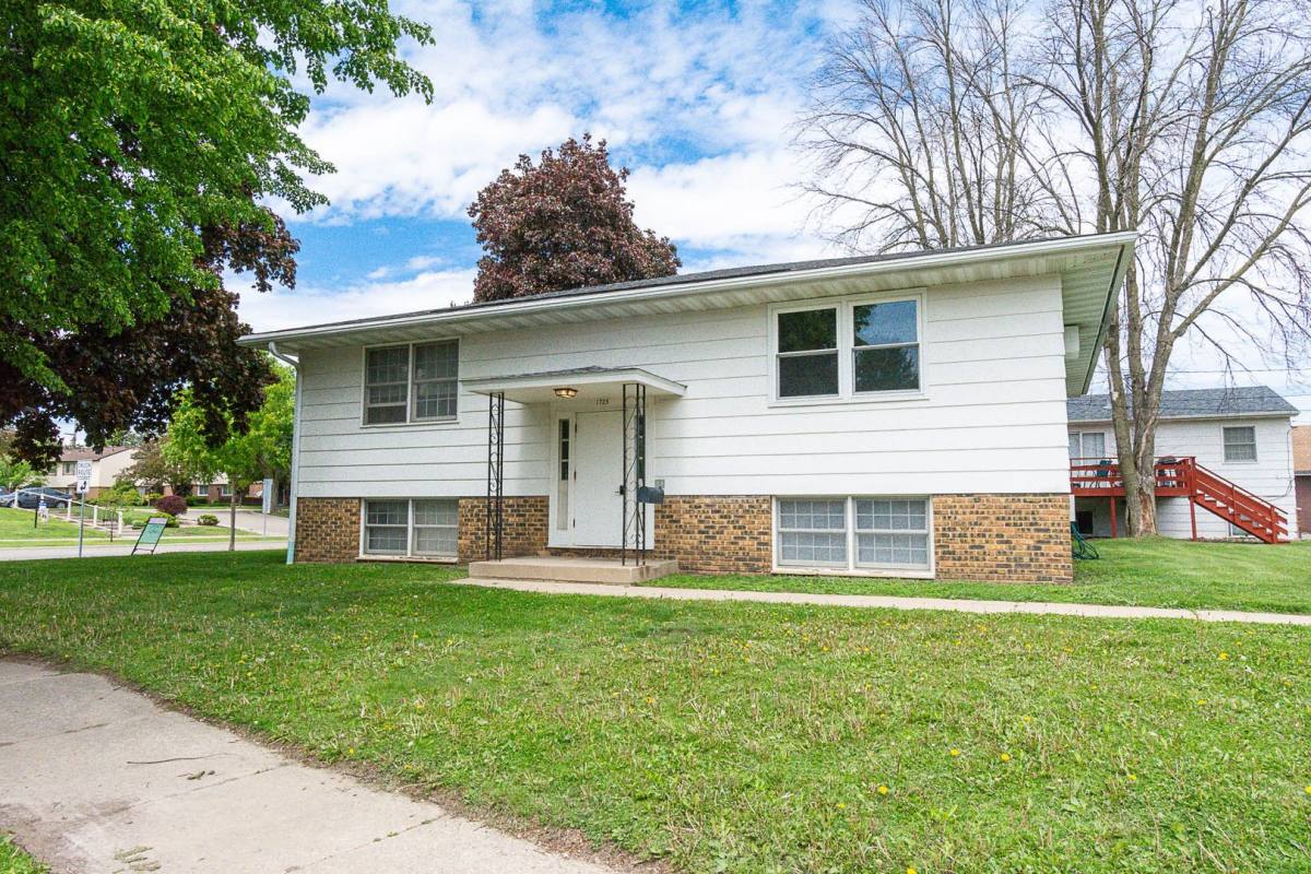 Apartment for rent at 1725 40th St NW, Rochester, MN 55901