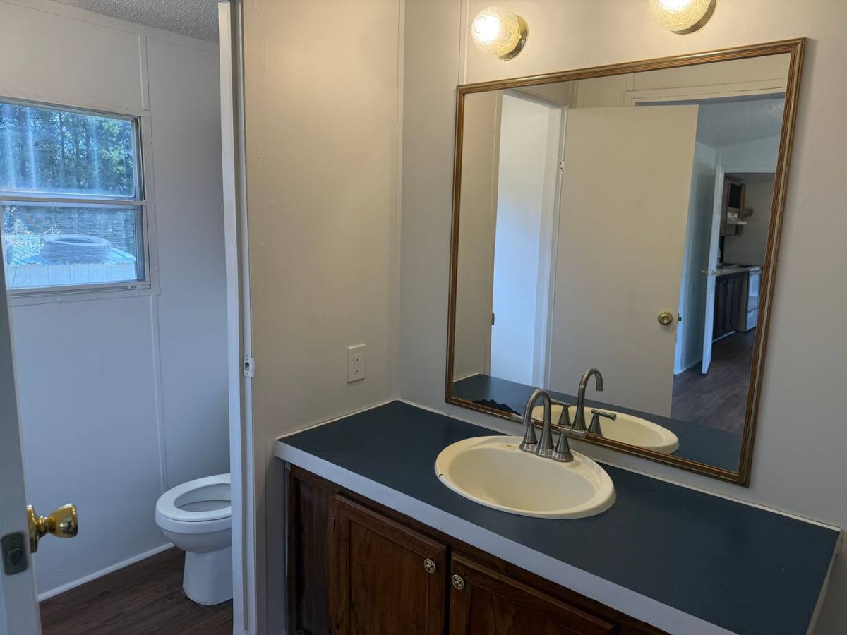 House for rent at 8 Darnell Dr, Fairview, NC 28730