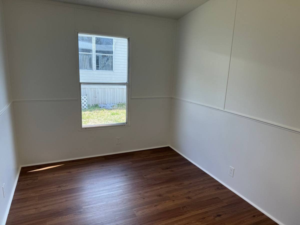 House for rent at 8 Darnell Dr, Fairview, NC 28730