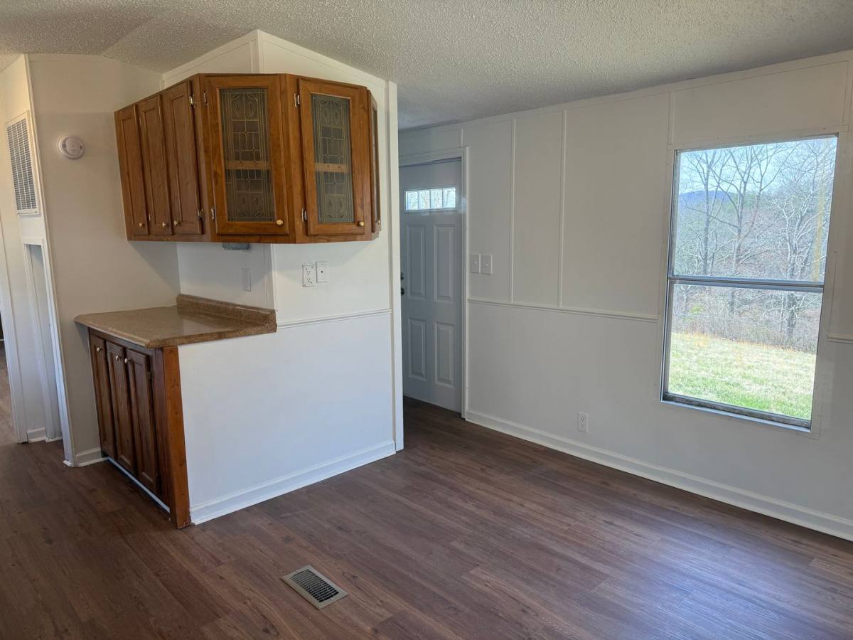 House for rent at 8 Darnell Dr, Fairview, NC 28730