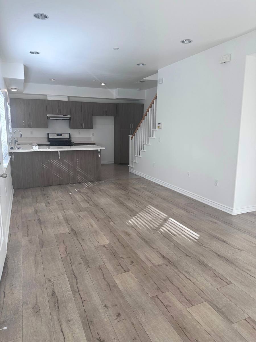 Townhouse for rent at 11942 Terra Bella St, Sylmar, CA 91342