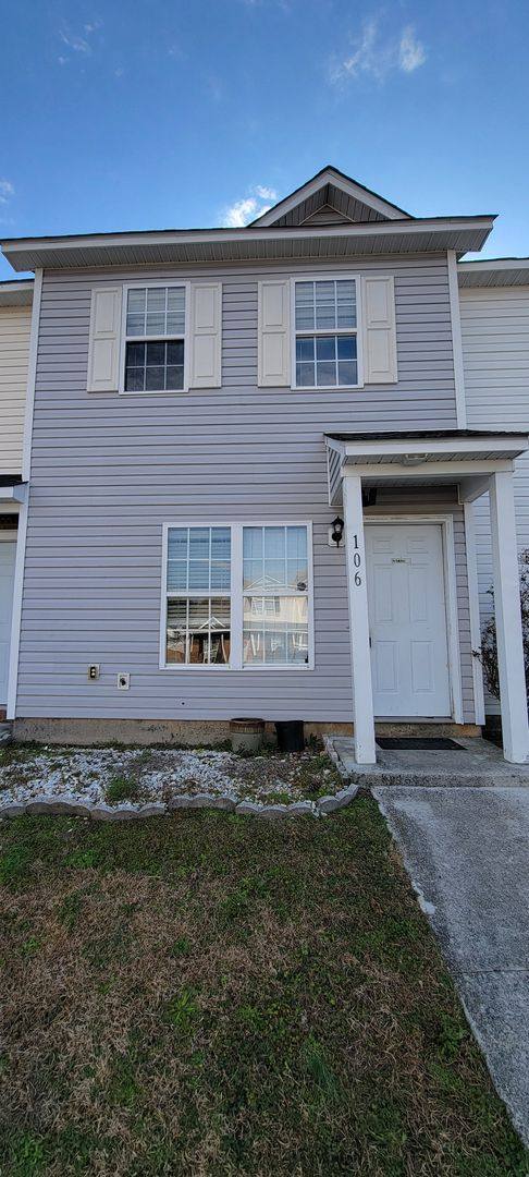 Townhouse for rent at 106 Pinegrove Court, Jacksonville, NC 28546
