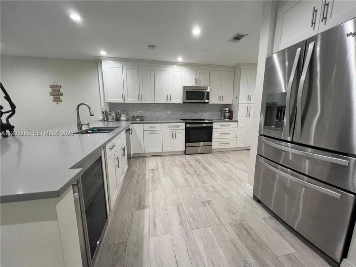 Townhouse for rent at 307 Bonnie Brae Way, Hollywood, FL 33021