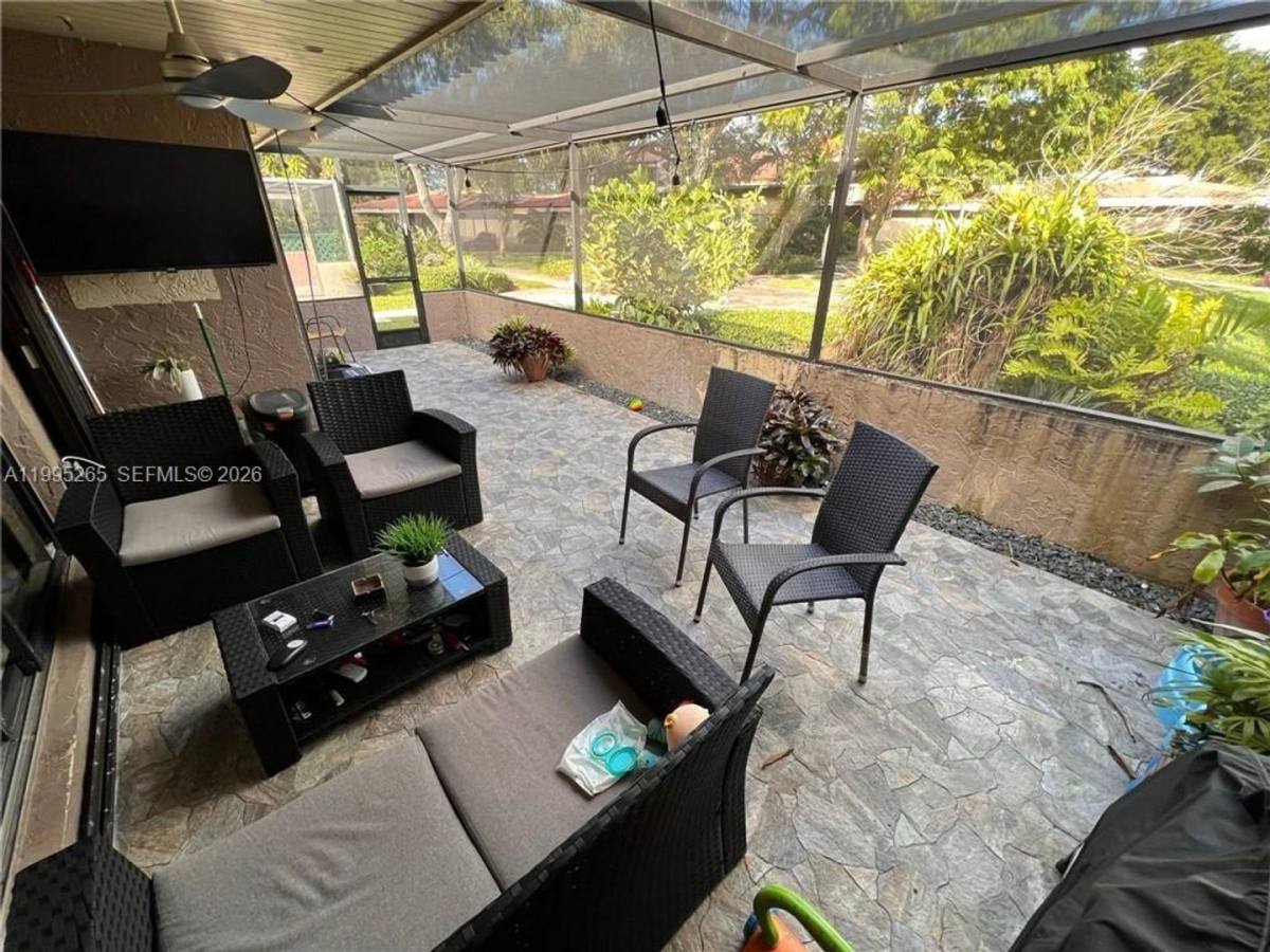 Townhouse for rent at 307 Bonnie Brae Way, Hollywood, FL 33021