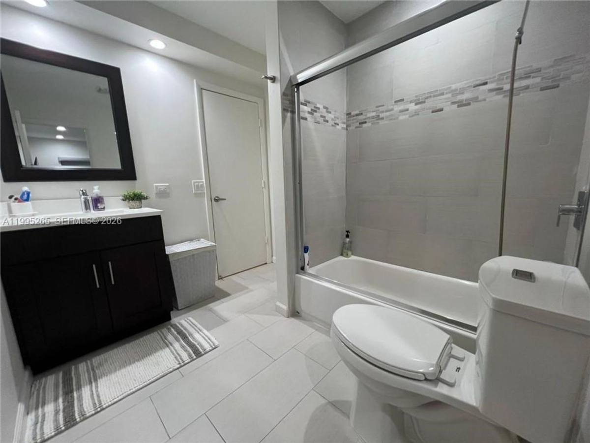 Townhouse for rent at 307 Bonnie Brae Way, Hollywood, FL 33021