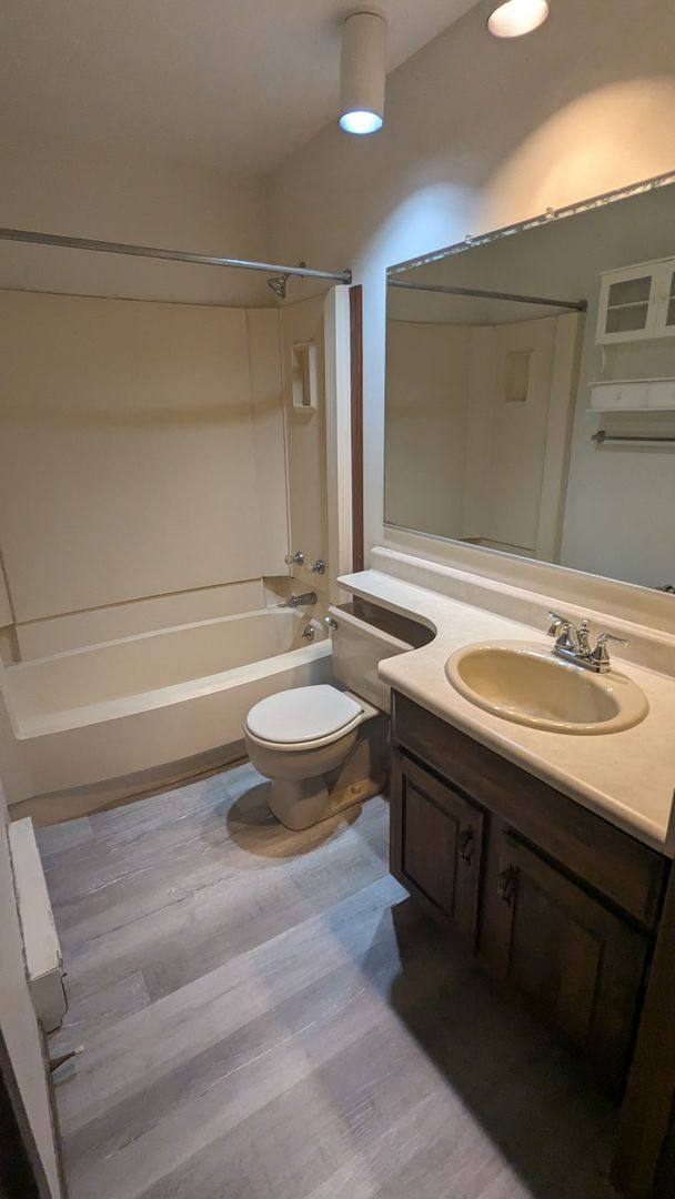 Apartment for rent at 505 Chestnut #A, La Porte City, IA 50651