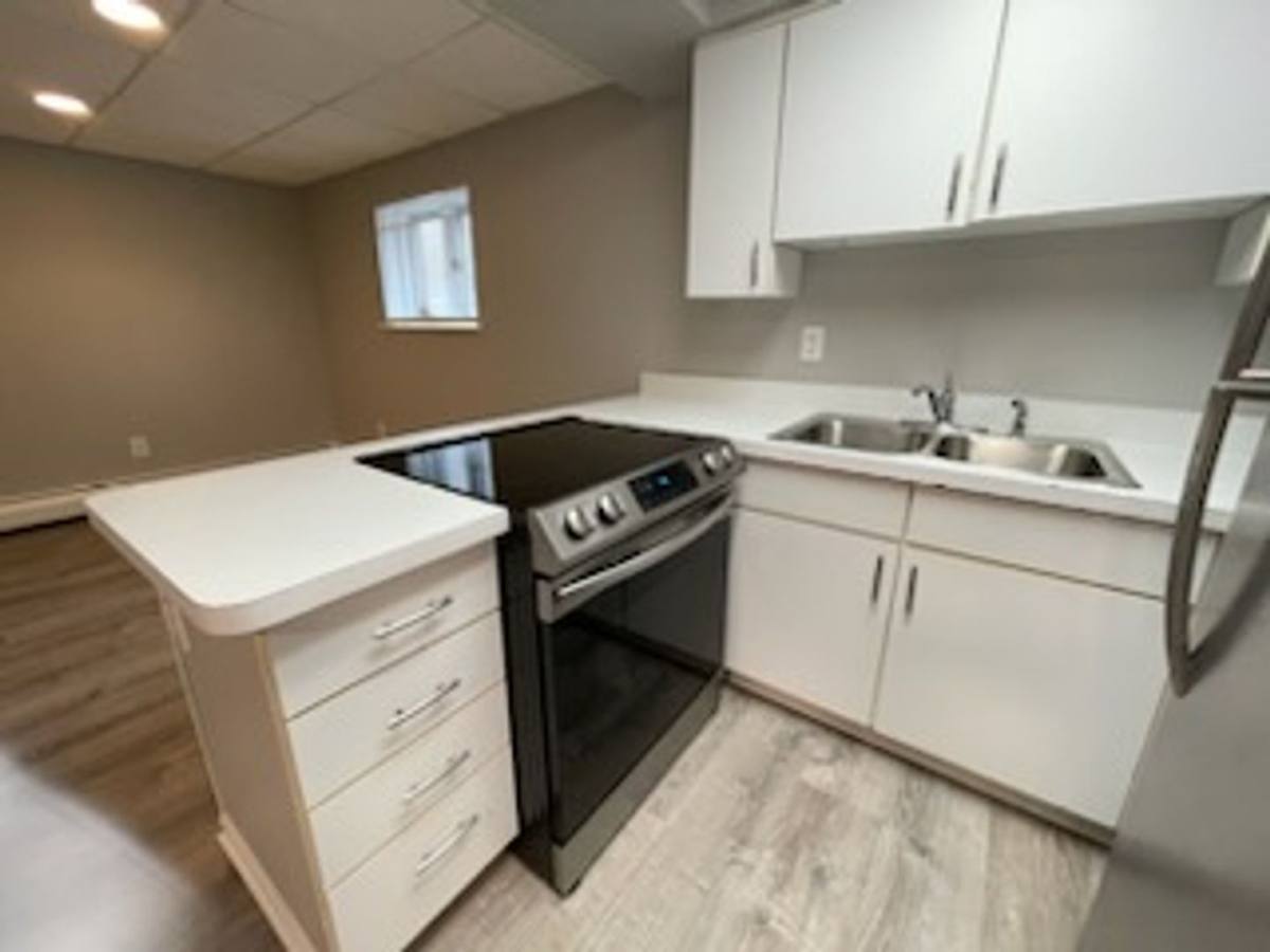 Apartment for rent at 33354 Kingslane Court, Farmington, MI 48336