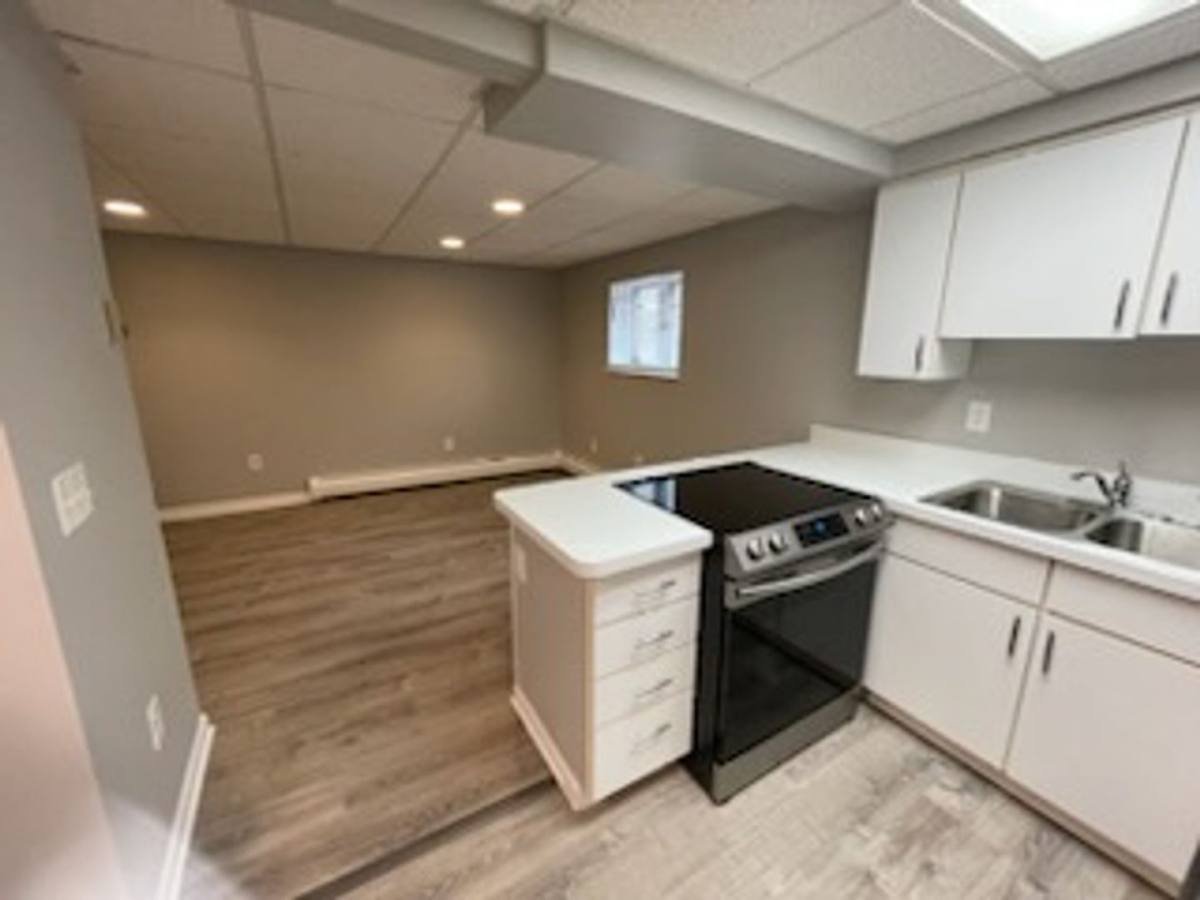 Apartment for rent at 33354 Kingslane Court, Farmington, MI 48336