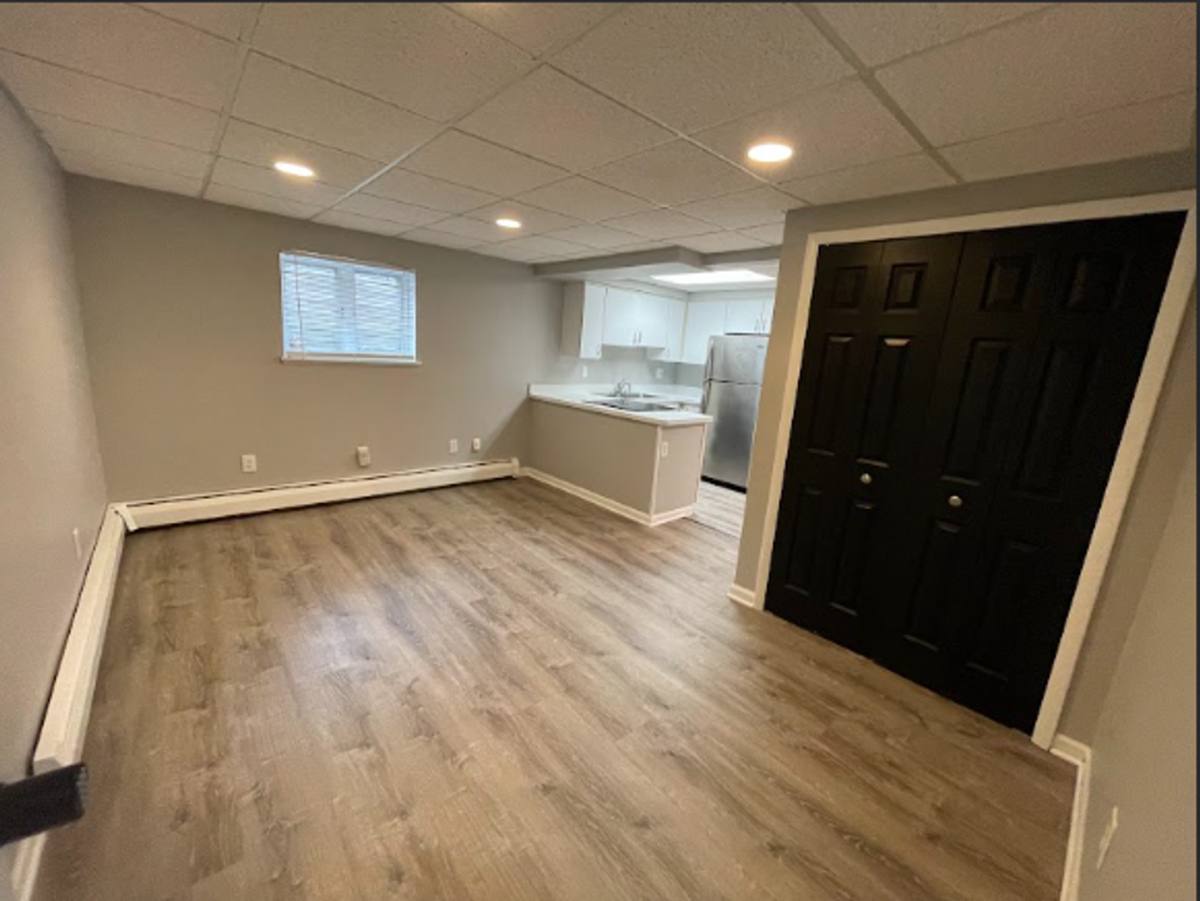 Apartment for rent at 33354 Kingslane Court, Farmington, MI 48336