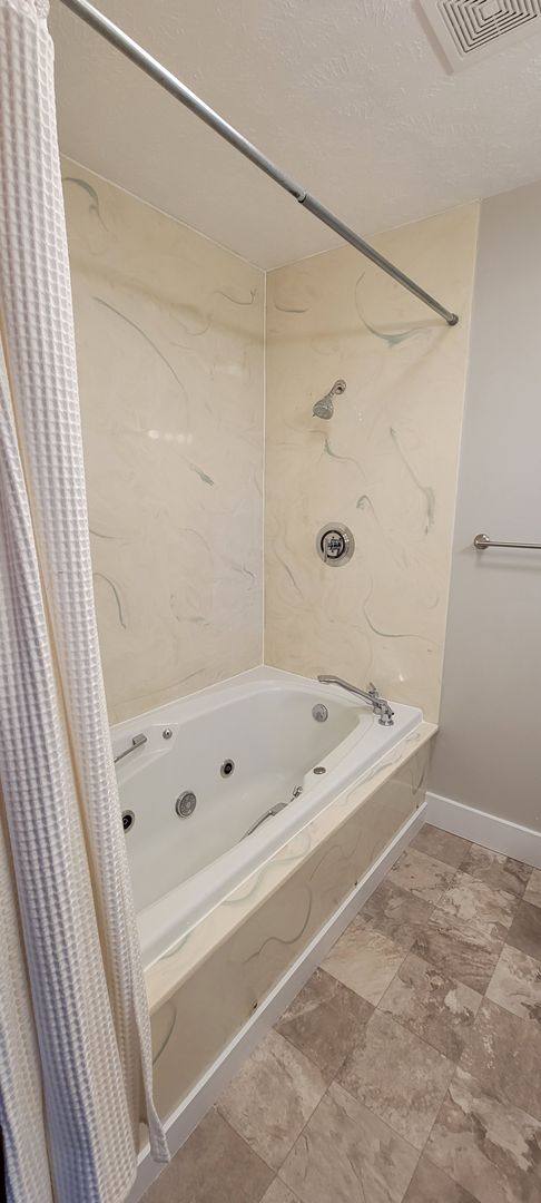 House for rent at 5116 Charles St, Omaha, NE 68132