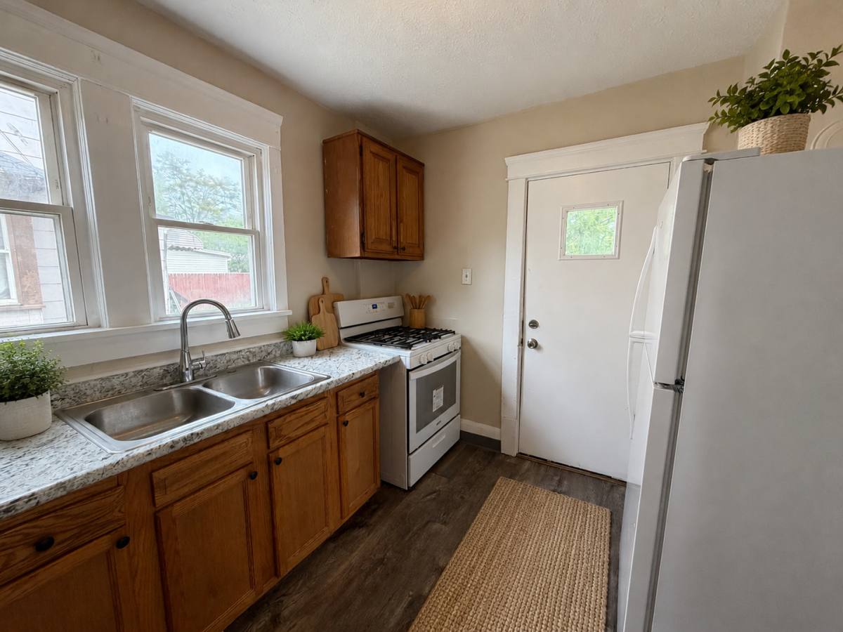 House for rent at 907 Kling St, Akron, OH 44311