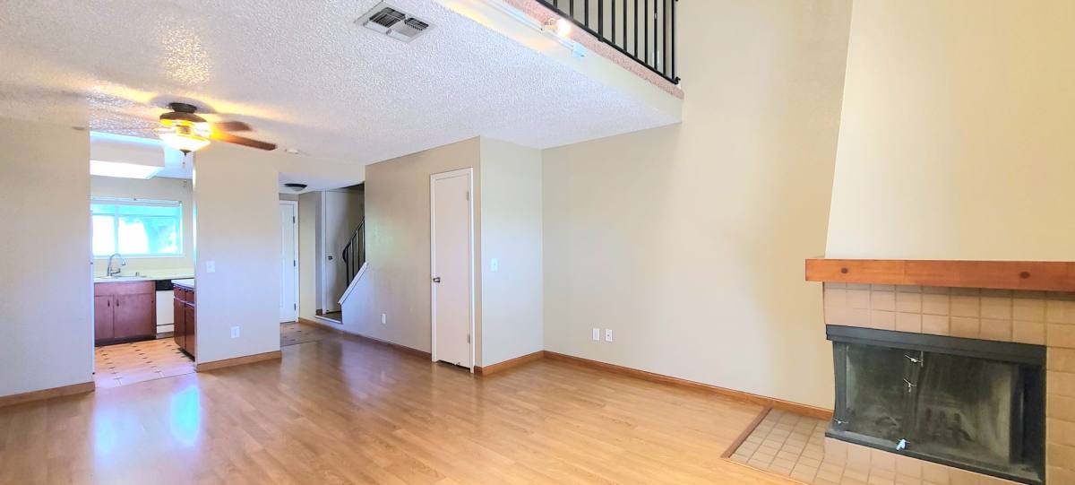 Townhouse for rent at 4358 Greenholme, Sacramento, CA 95842