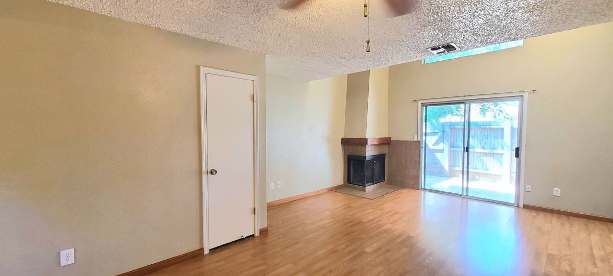 Townhouse for rent at 4358 Greenholme, Sacramento, CA 95842