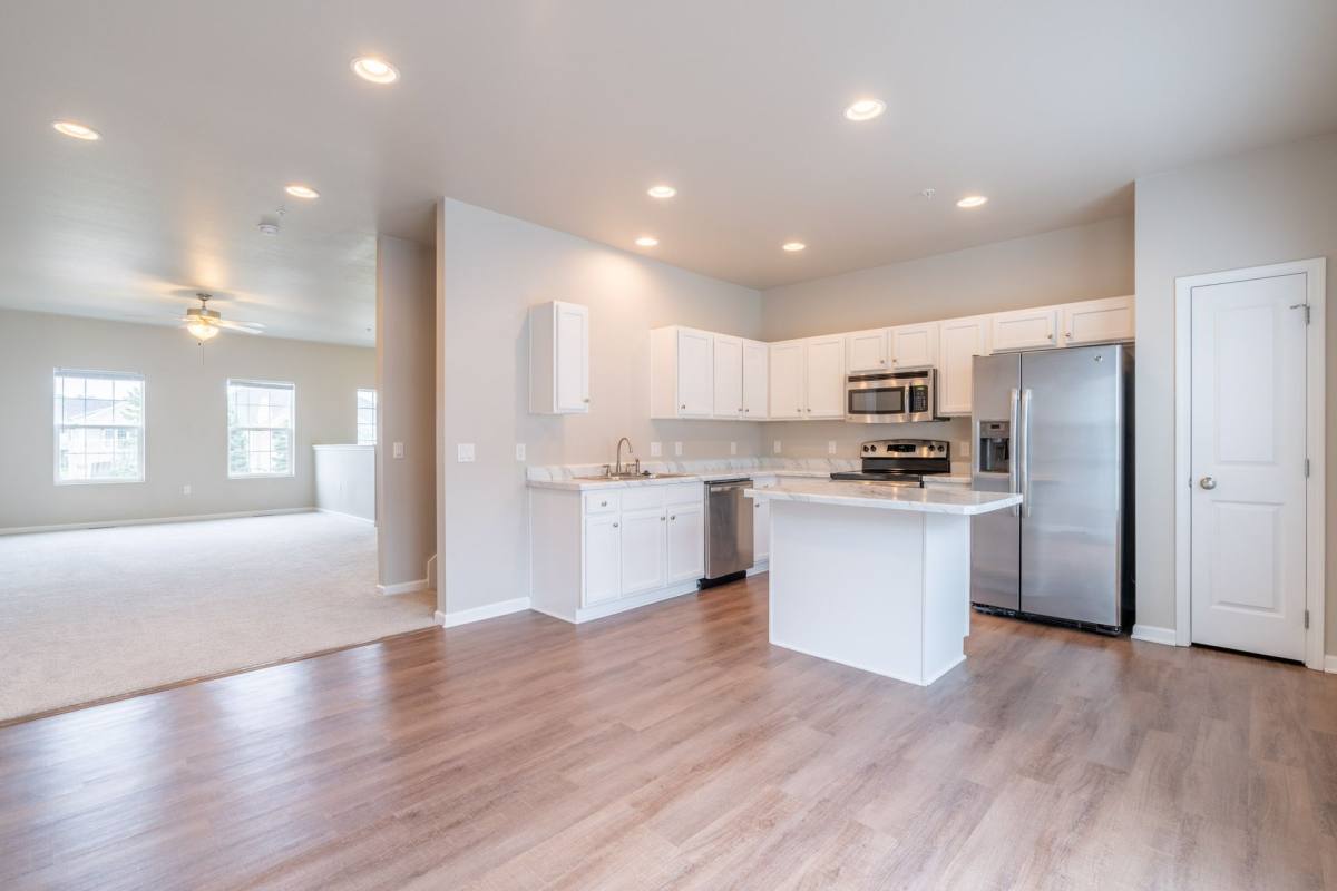 Townhouse for rent at 6909 Daniel Defoe Dr, Johnston, IA 50131