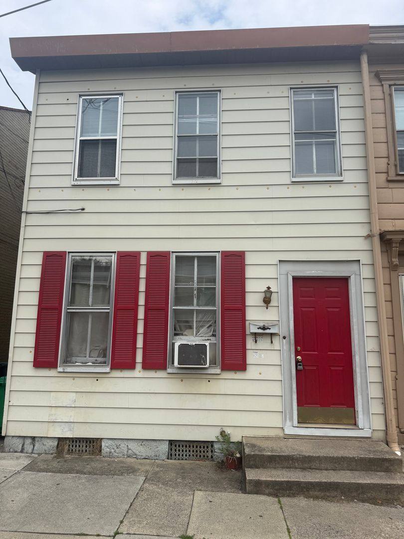Apartment for rent at 621 N Pitt St, Carlisle, PA 17013