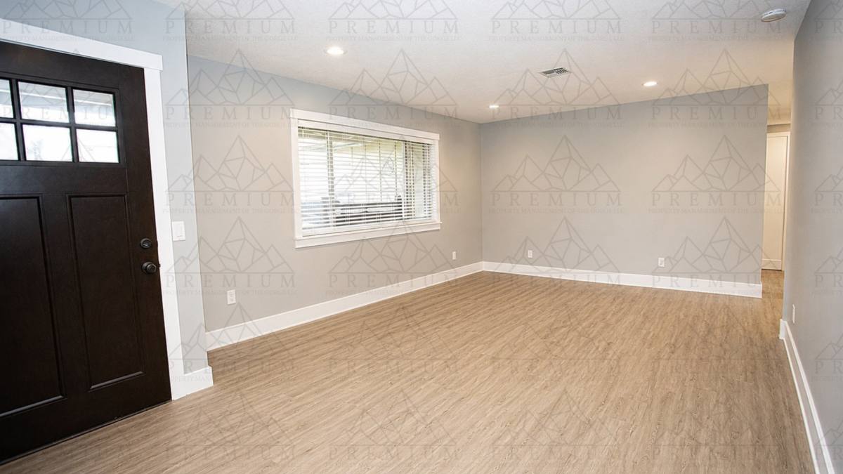 House for rent at 3504 Royal Crest Dr E, The Dalles, OR 97058