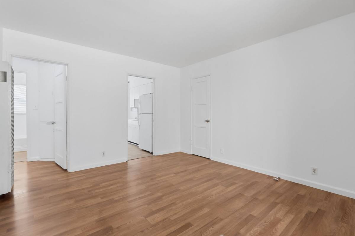 Apartment for rent at 5642-5646 Laurel Canyon Ave, Valley Village, CA 91607