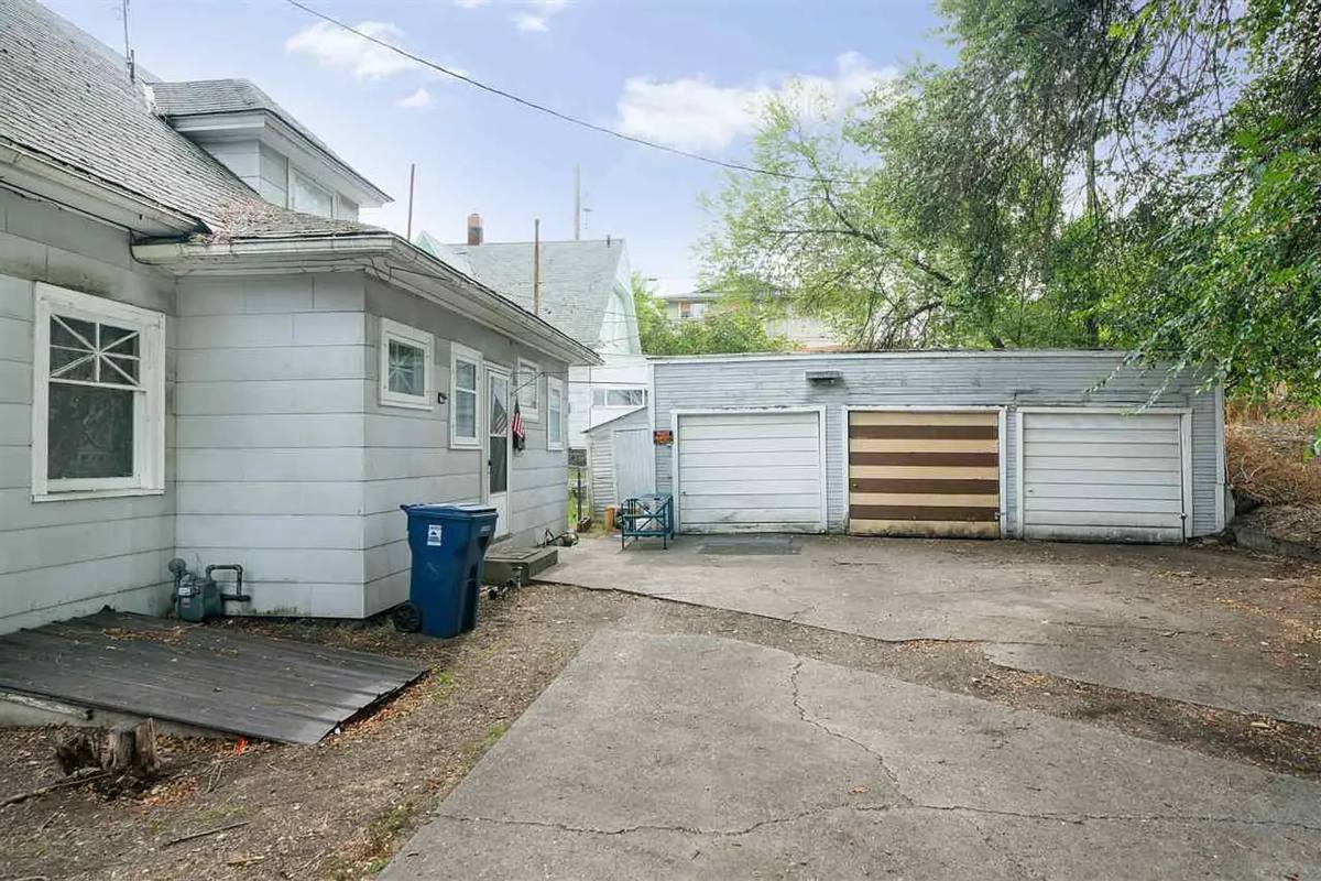 Apartment for rent at 1725 N Howard St, Spokane, WA 99205