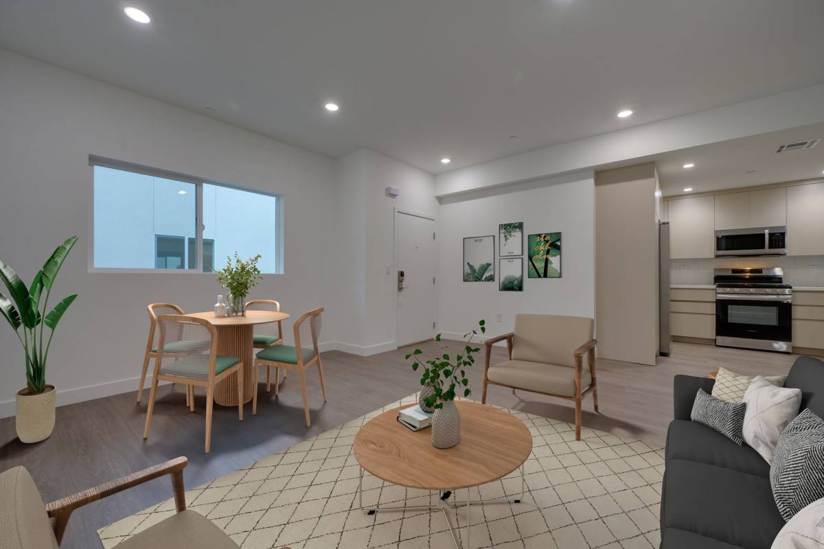 Apartment for rent at 861 S Gramercy Place, Los Angeles, CA 90005