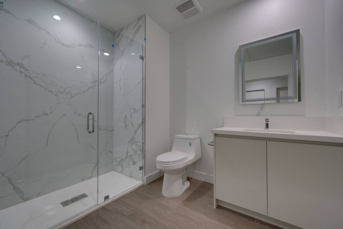 Apartment for rent at 861 S Gramercy Place, Los Angeles, CA 90005